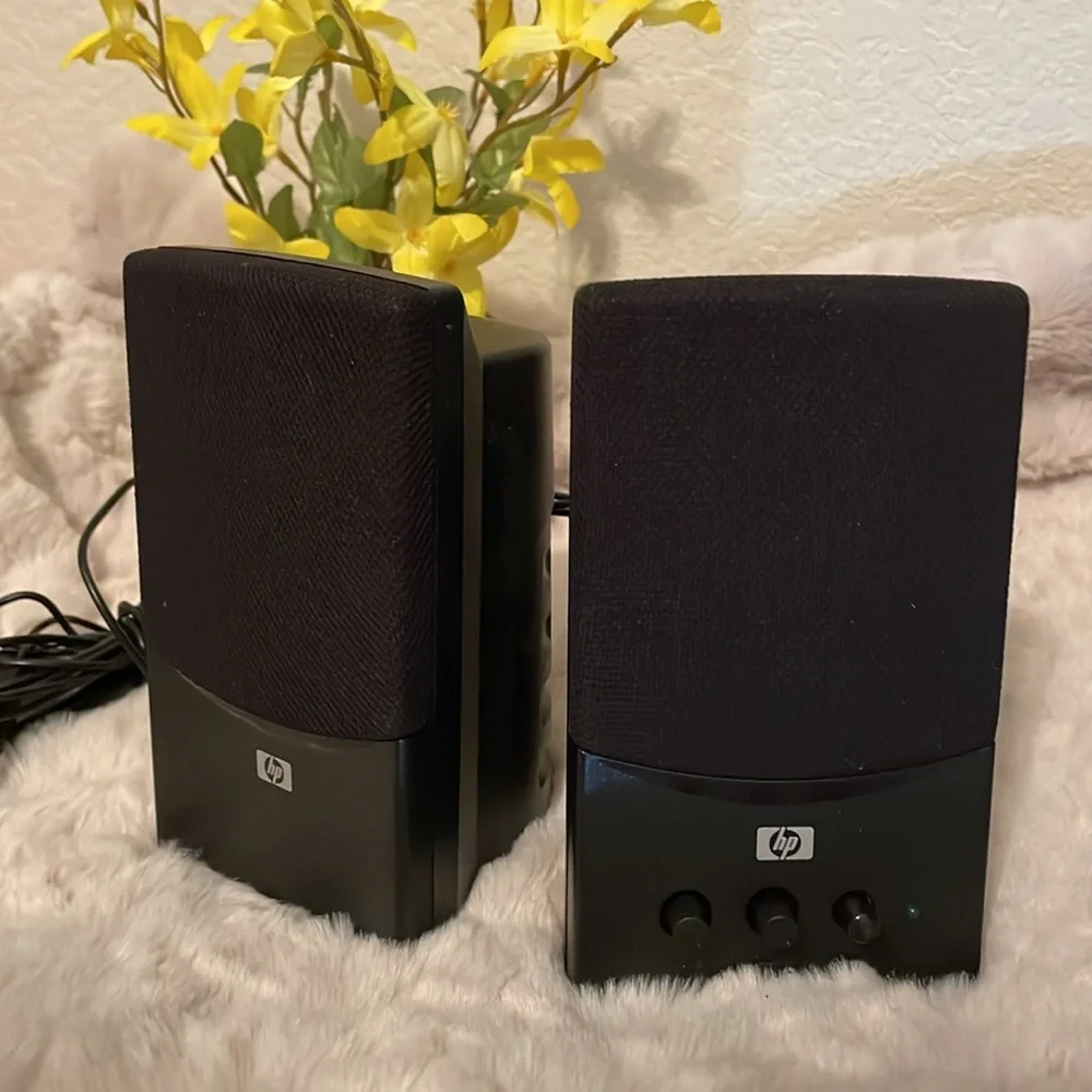 HP Universal Black USB Charging Computer Speakers cable included EUC Set of 2